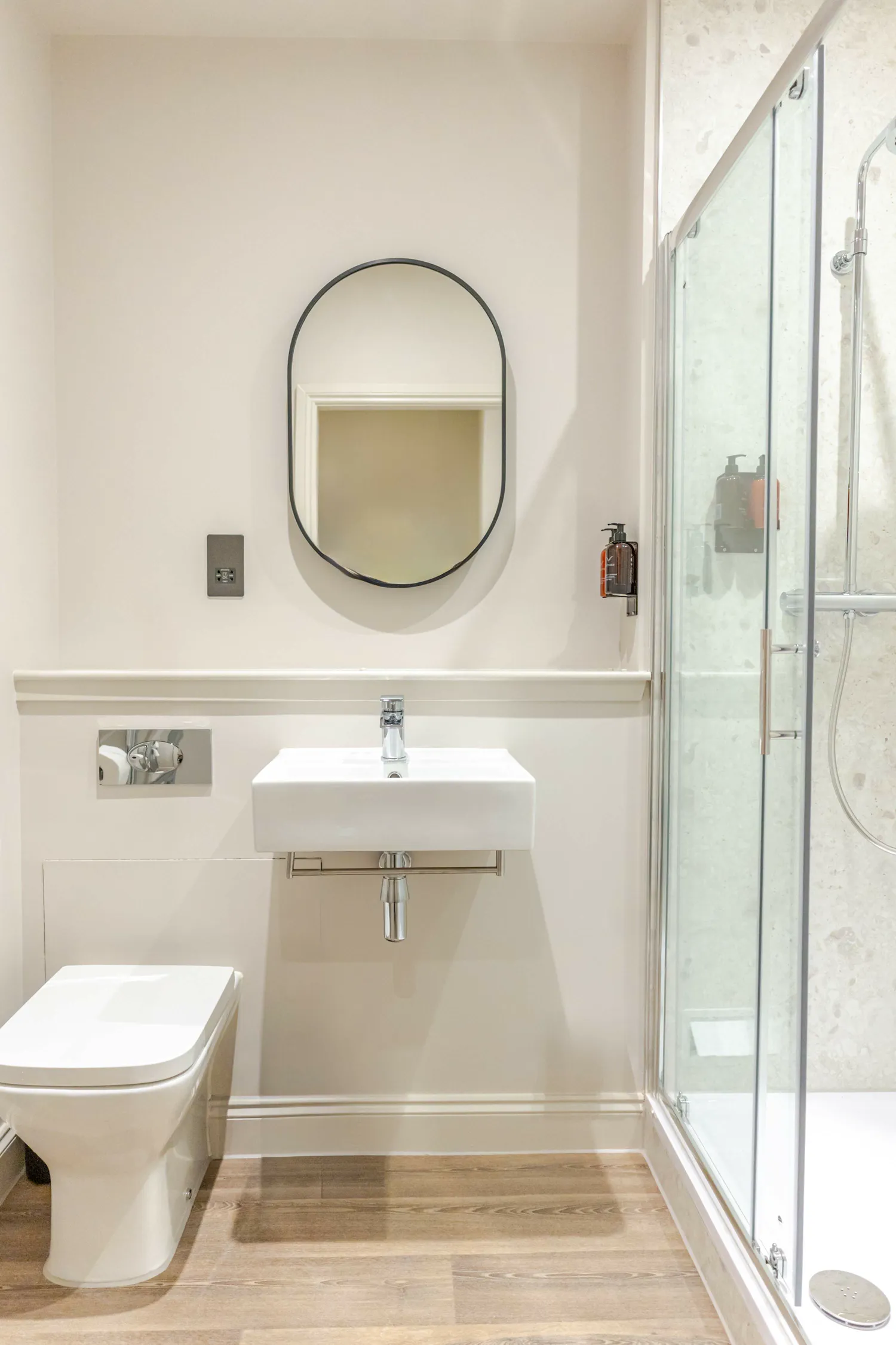 Standard Room on the Royal Mile 4